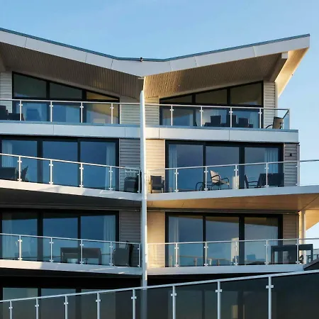 Apartment 8 Person In *